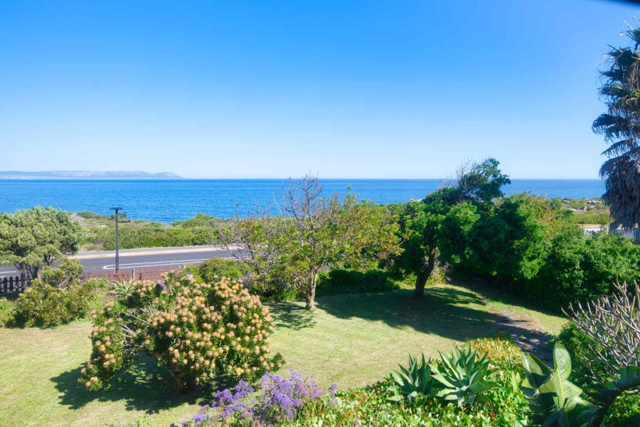 4 Bedroom Property for Sale in Westcliff Western Cape